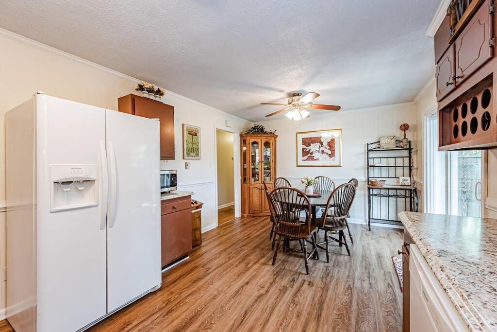 Kelly'S Comfortable Quinton Home Екстер'єр фото