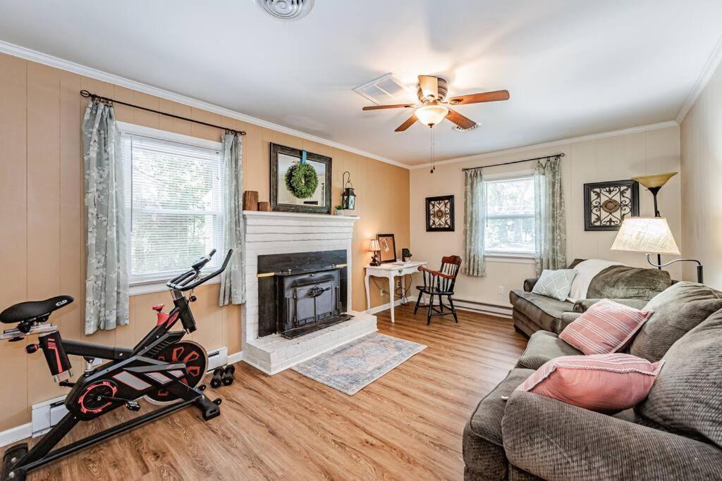 Kelly'S Comfortable Quinton Home Екстер'єр фото